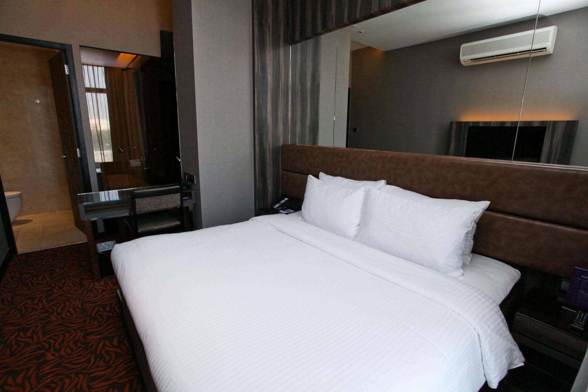 Aqueen Hotel Paya Lebar Szingapúr Kültér fotó