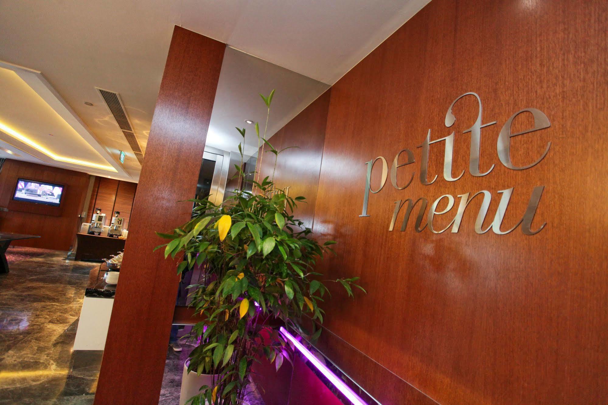 Aqueen Hotel Paya Lebar Szingapúr Kültér fotó